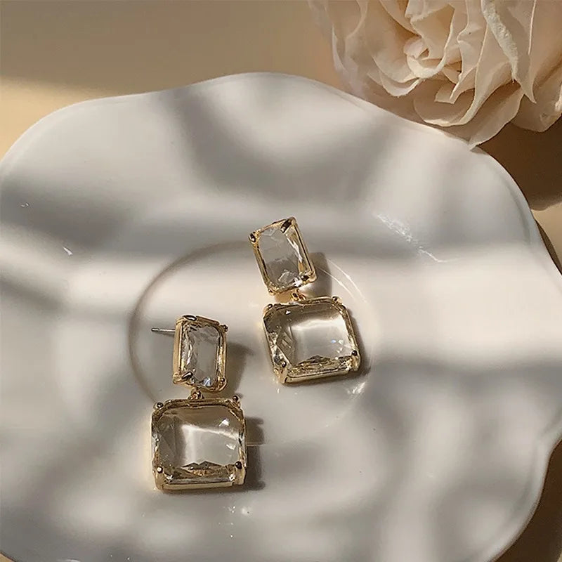 2024 New Women Elegant Simple Temperament High-End Earrings